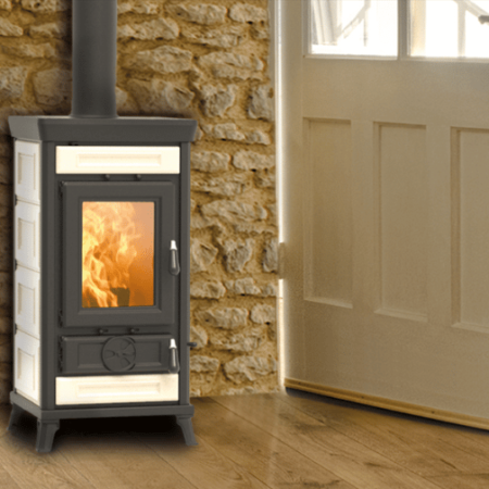 poele bois sofia dans une entrée