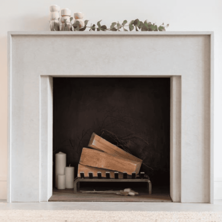 porte buches Zen 547 dans une cheminée