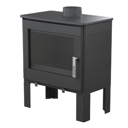 Poêle à bois Supra Odelya sur pieds sur fond blanc