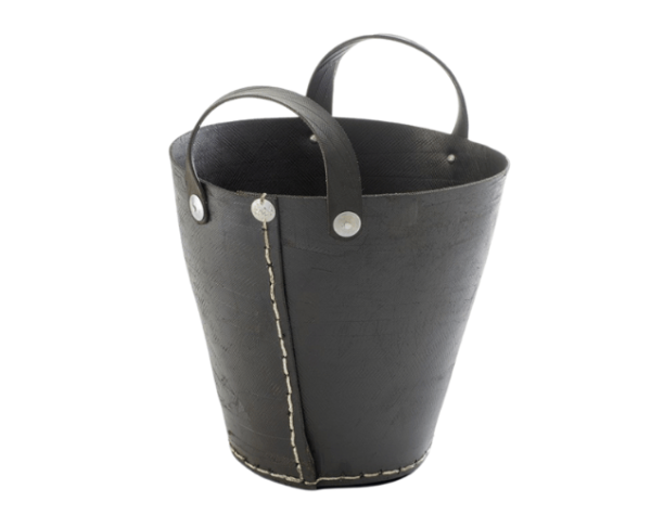 Petit cabas du pays en pneu recyclé